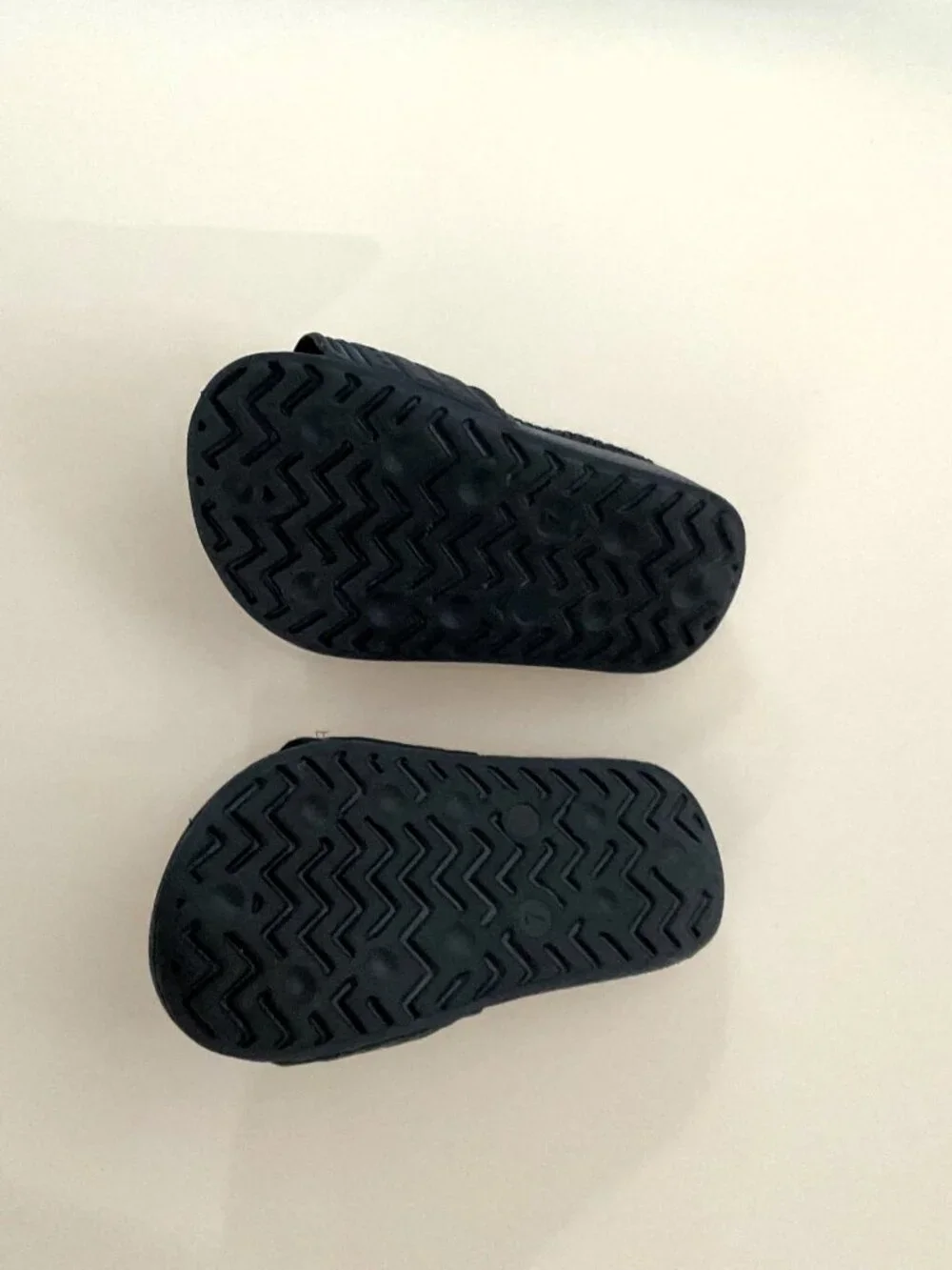 SCULPTED STRIPE NAVY BLUE KIDS SLIDES QUICK CLOSE FASTENER